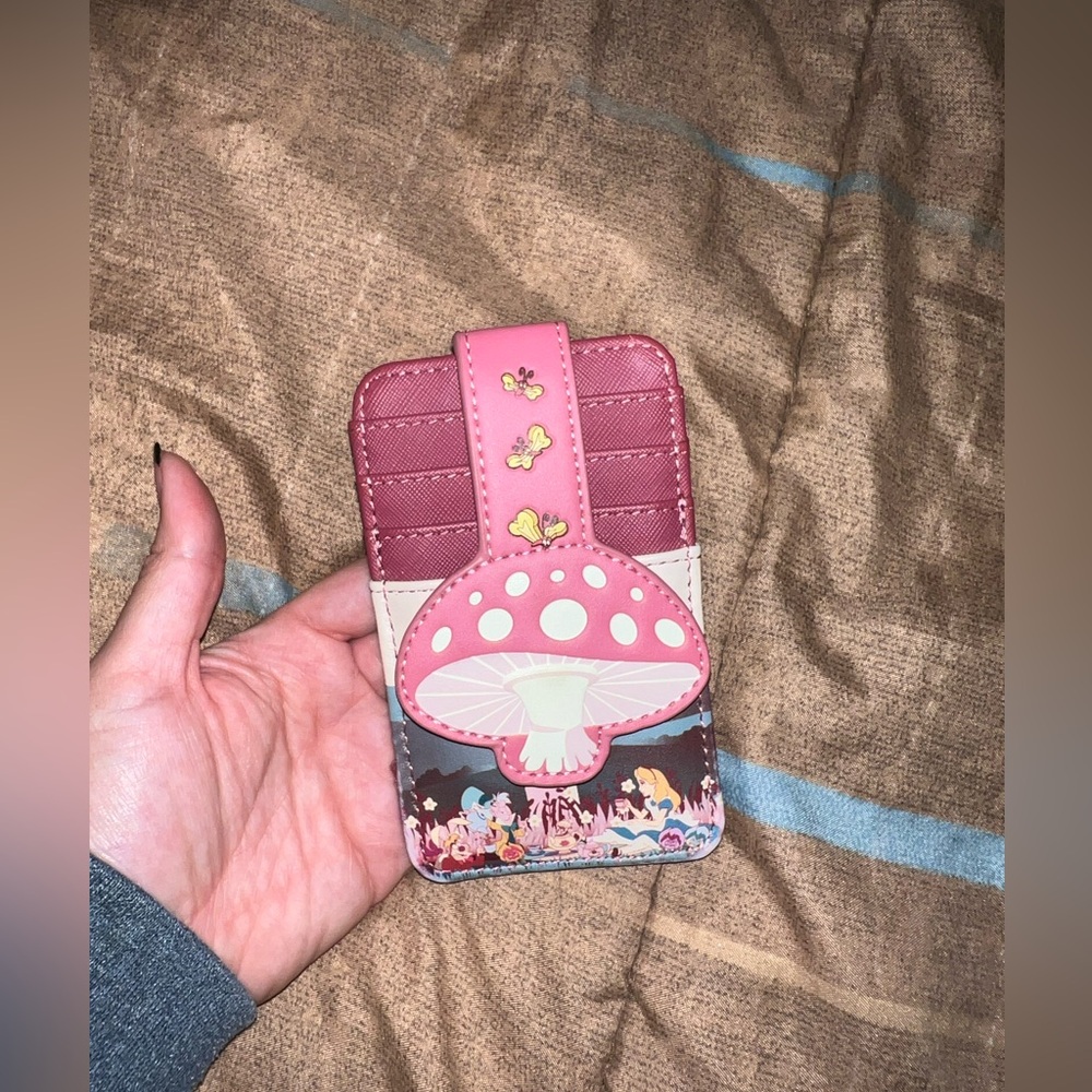 DISNEY/LOUNGEFLY Alice in Wonderland Card Holder